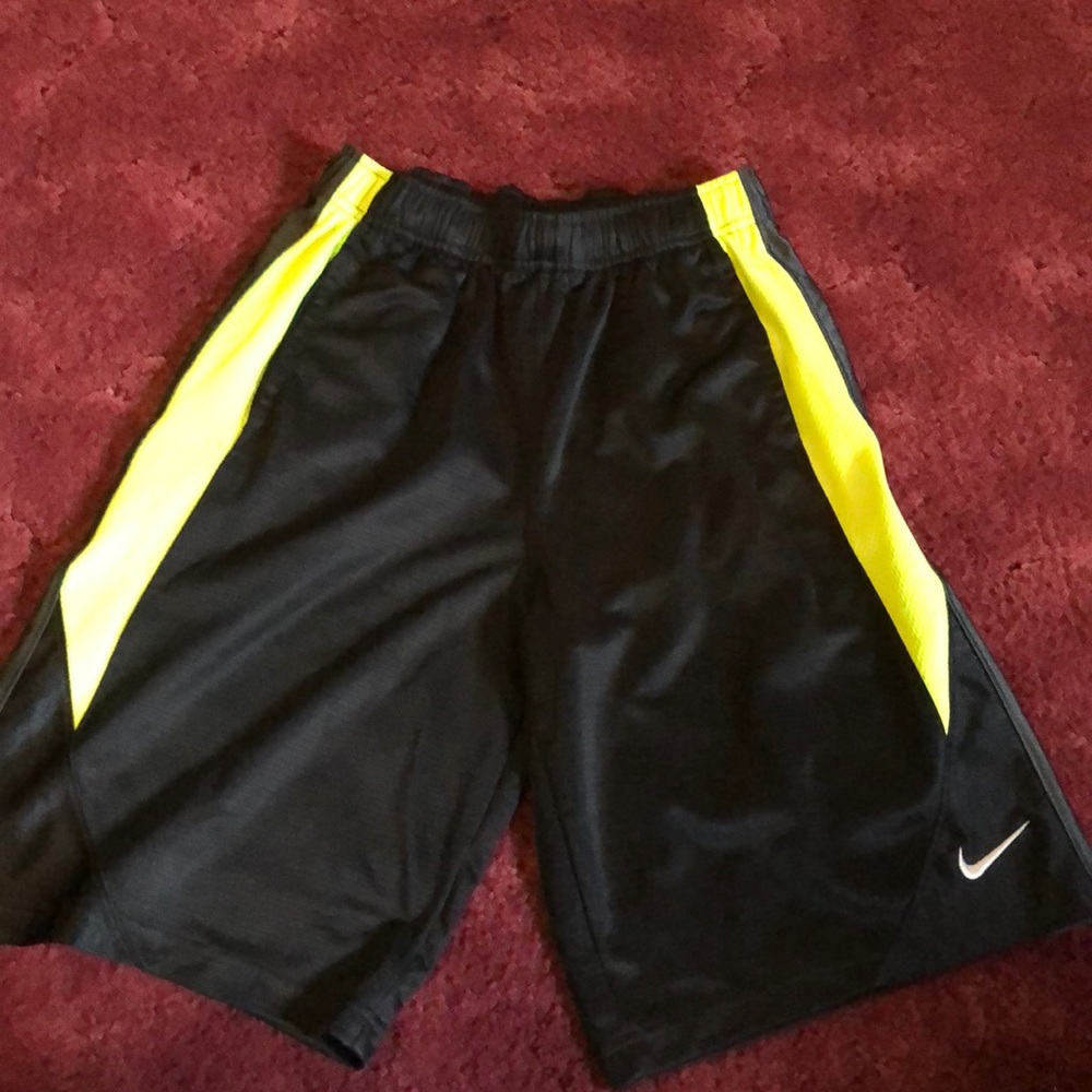 Nike basketball mesh shorts
